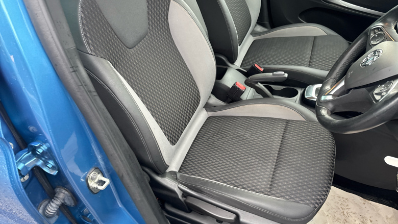 Vauxhall Crossland X 1.2T [110] Tech Line Nav 5dr [Start Stop] Auto Petrol Hatchback